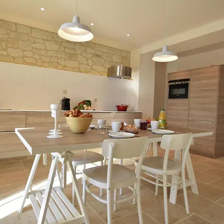 Apartment In Villeseque With Pool And Garden, Cleaning Included * Villeseque-des-Corbieres